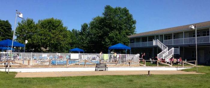 Lakeside Motor Lodge (Lakeside Motel) - From Web Listing (newer photo)
